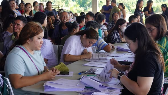 DSWD RELEASES CASH RELIEF ASSISTANCE TO MARKET STALLHOLDERS AND HELPERS